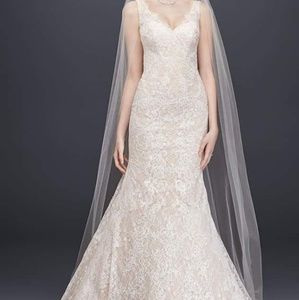 Never worn wedding dress